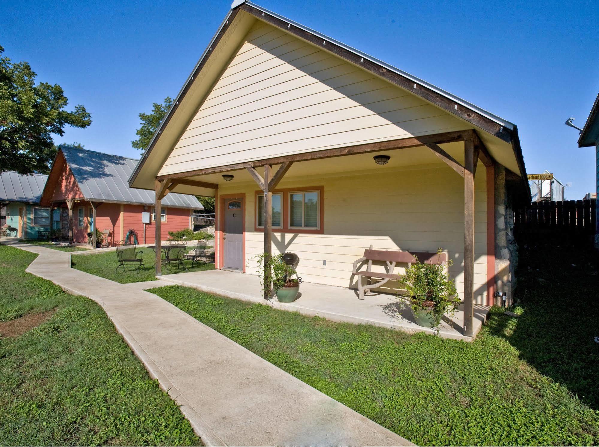 Blanco Riverside Cottages Exterior photo