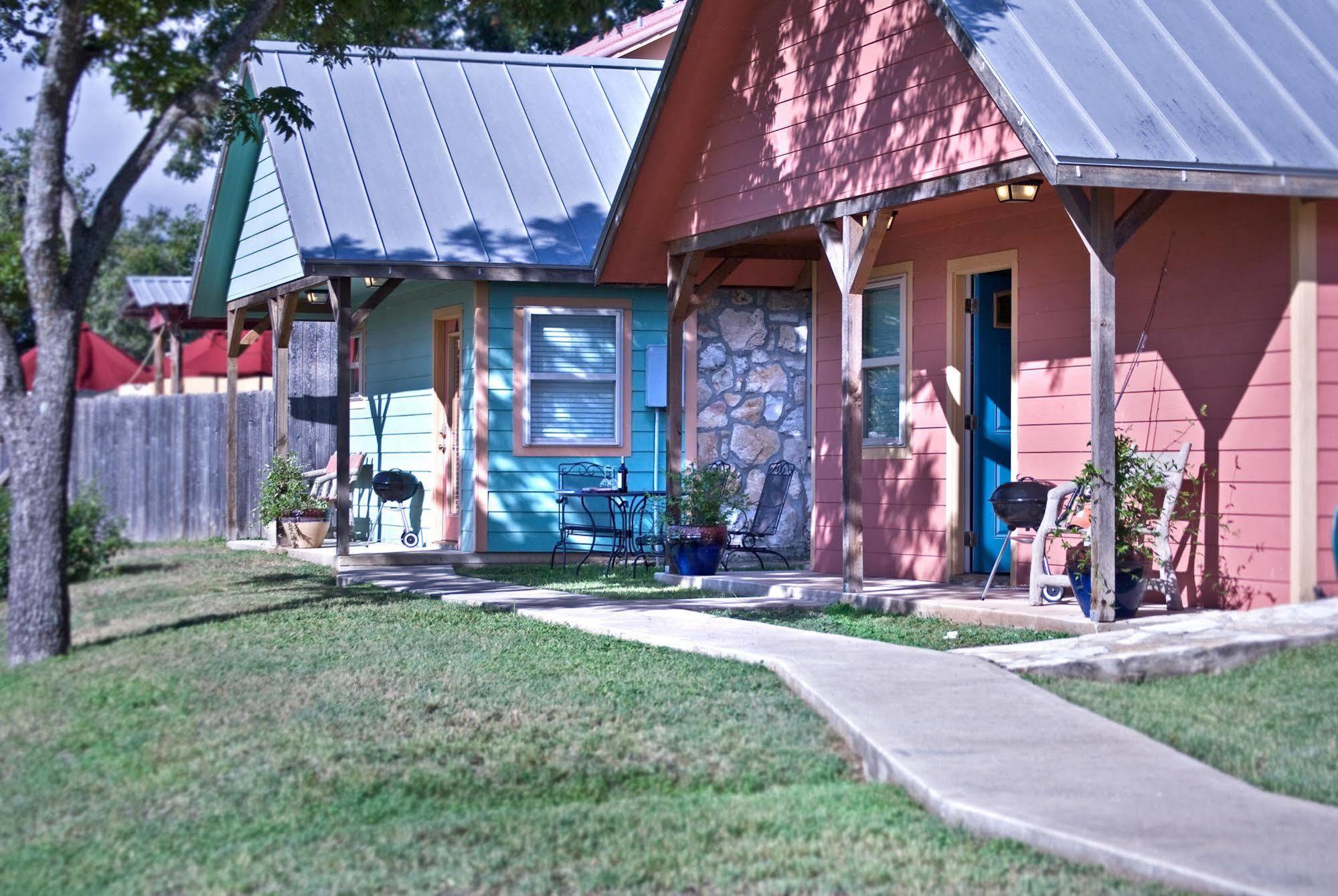 Blanco Riverside Cottages Exterior photo